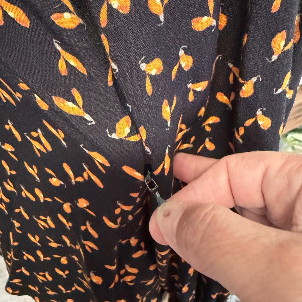 Just Female Venda Women's Black and Orange Snowberry Leaf Patterned Top XS EUC - Picture 5 of 9